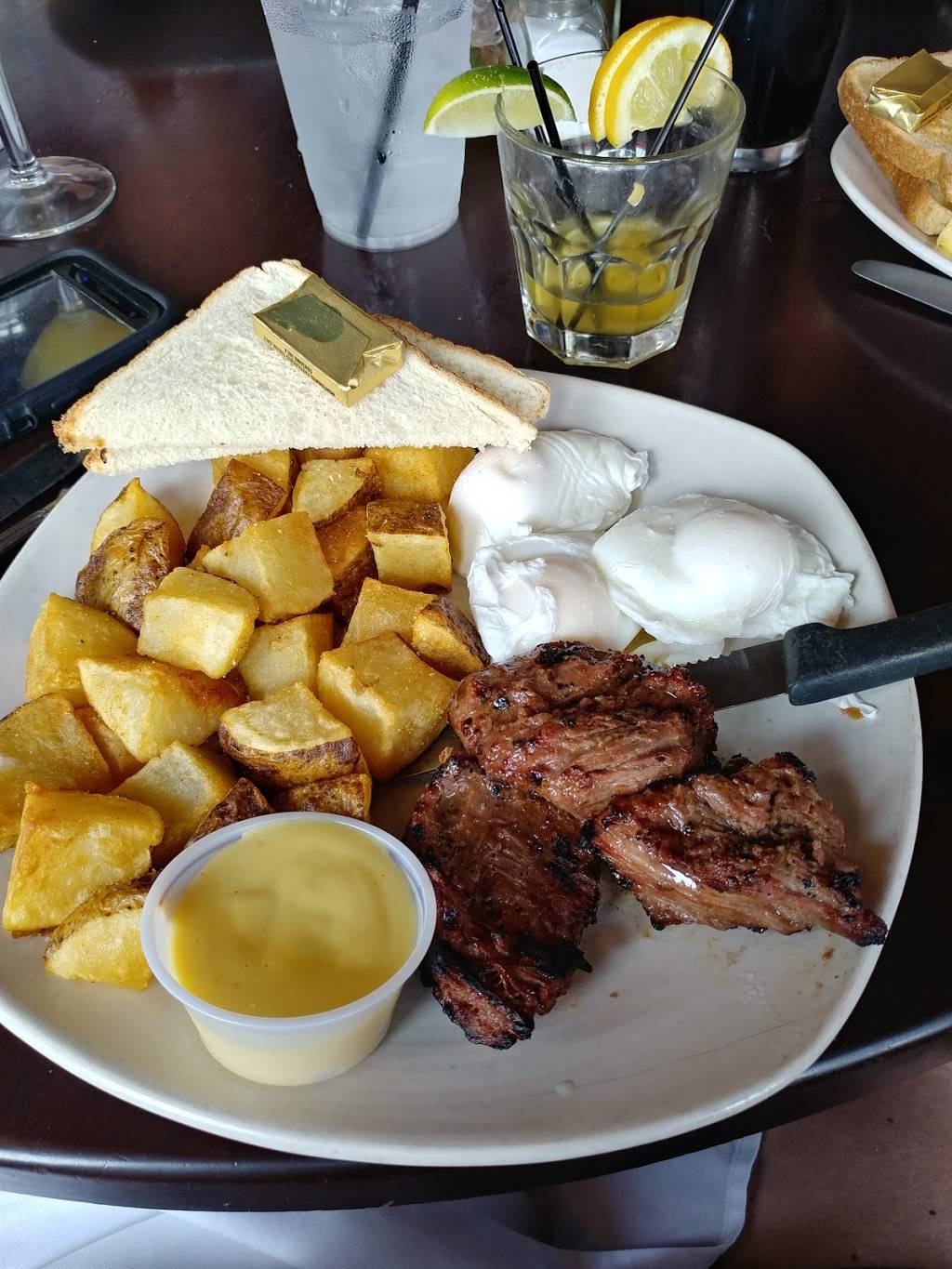 Mad Raven | restaurant | 841 Main St, Waltham, MA 02451, USA | 7818948188 OR +1 781-894-8188