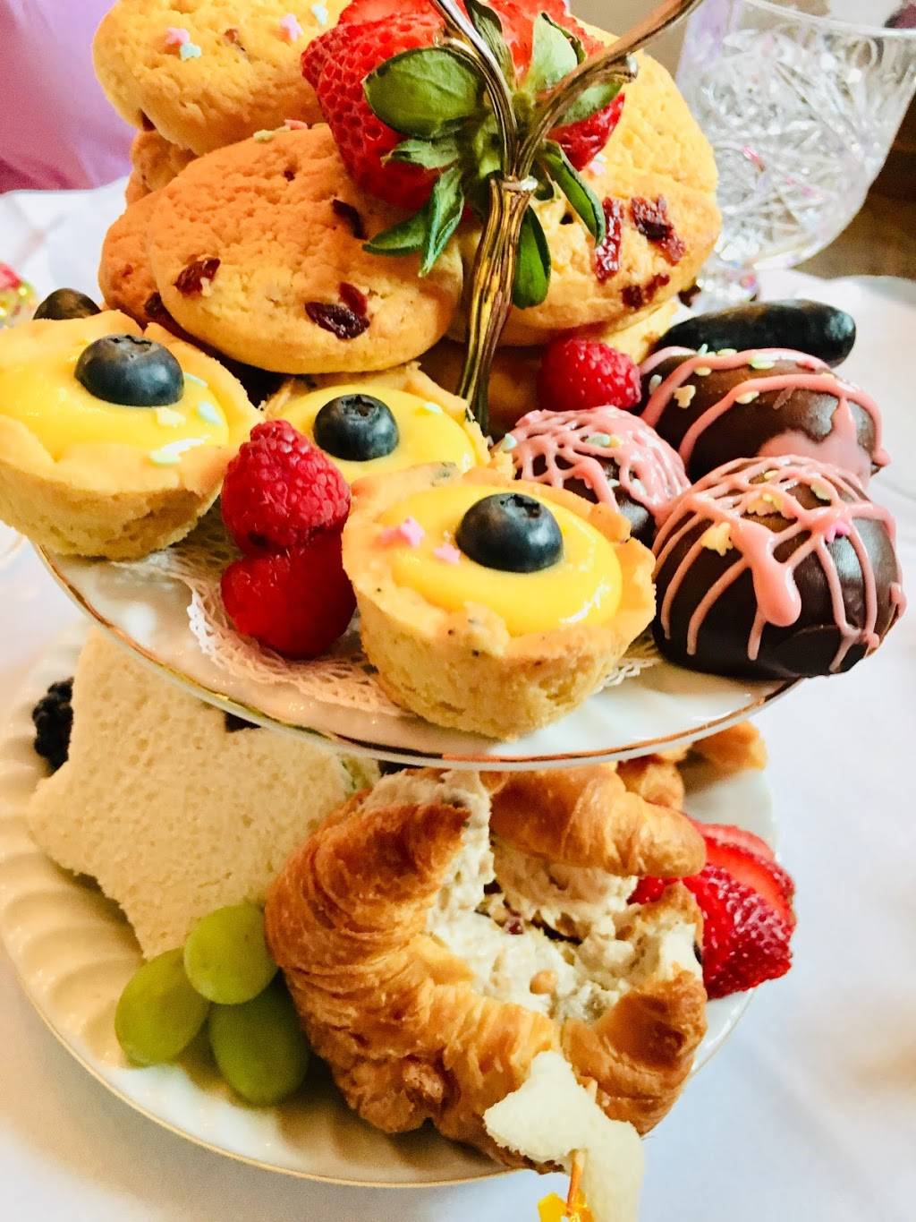 Tonias Victorian Rose | cafe | 118 W 3rd St, Rochester, MI 48307, USA | 2486528595 OR +1 248-652-8595