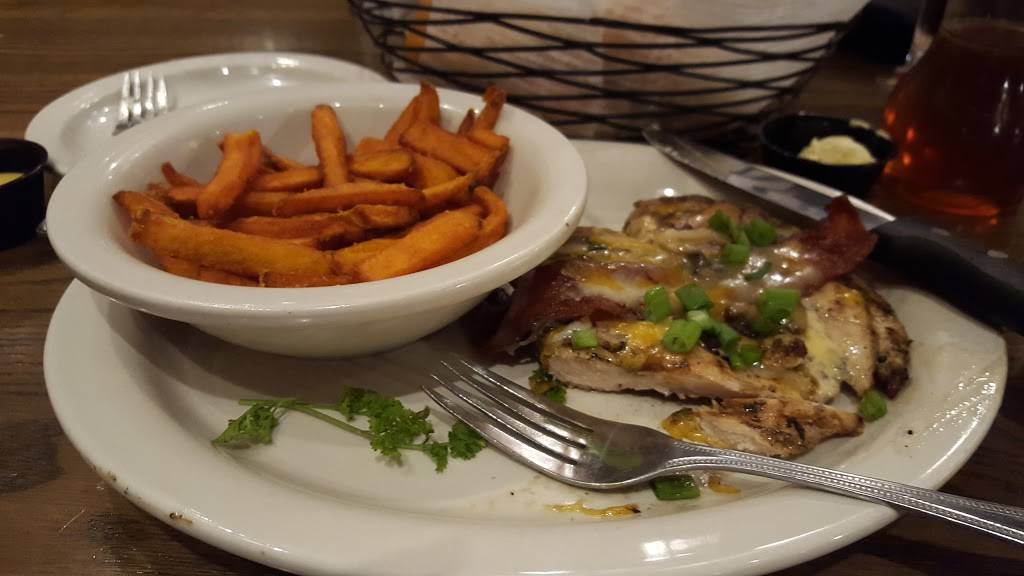 Coltons Steak House & Grill | restaurant | 1553 S St Louis St, Batesville, AR 72501, USA | 8707937427 OR +1 870-793-7427