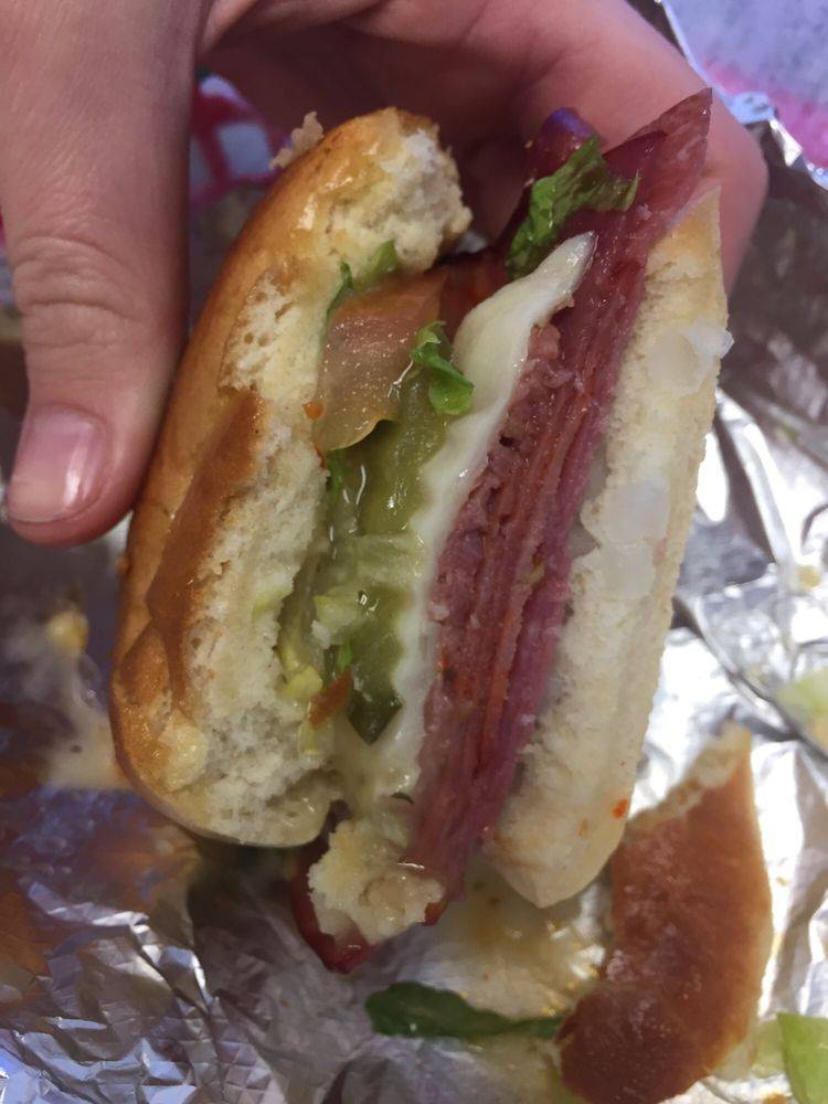 Angilos Pizza | restaurant | 6953 Harrison Ave, Cincinnati, OH 45247, USA | 5135740777 OR +1 513-574-0777