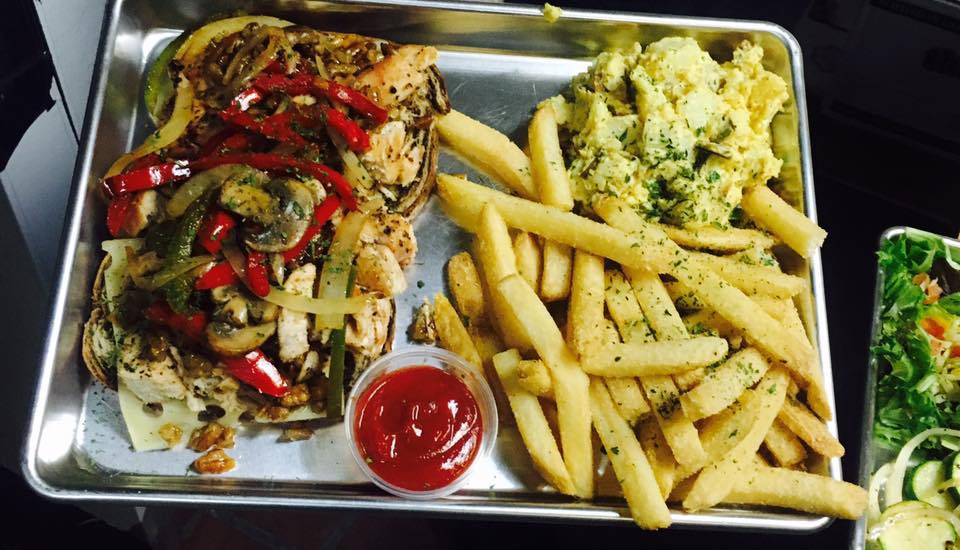 Ponies & Pints | restaurant | 110 N 18th St, Richmond, VA 23223, USA | 8047164455 OR +1 804-716-4455