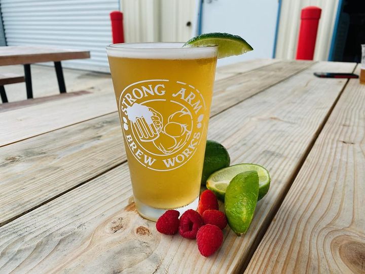 Strong Arm Brew Works | restaurant | 1825 Dickinson Ave, Dickinson, TX 77539, USA | 2816788260 OR +1 281-678-8260