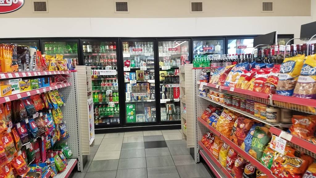 Kum & Go | meal takeaway | 5800 Northglenn Dr, Johnston, IA 50131, USA | 5152761730 OR +1 515-276-1730