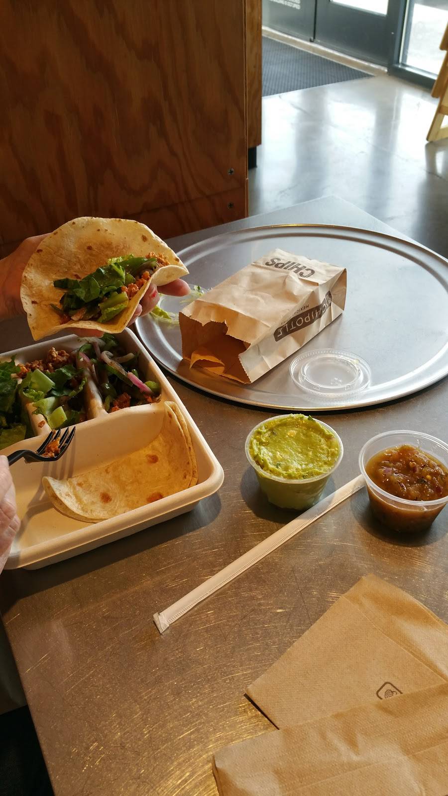 Chipotle Mexican Grill | restaurant | 2125 Interstate Dr, Opelika, AL 36801, USA | 3347370056 OR +1 334-737-0056