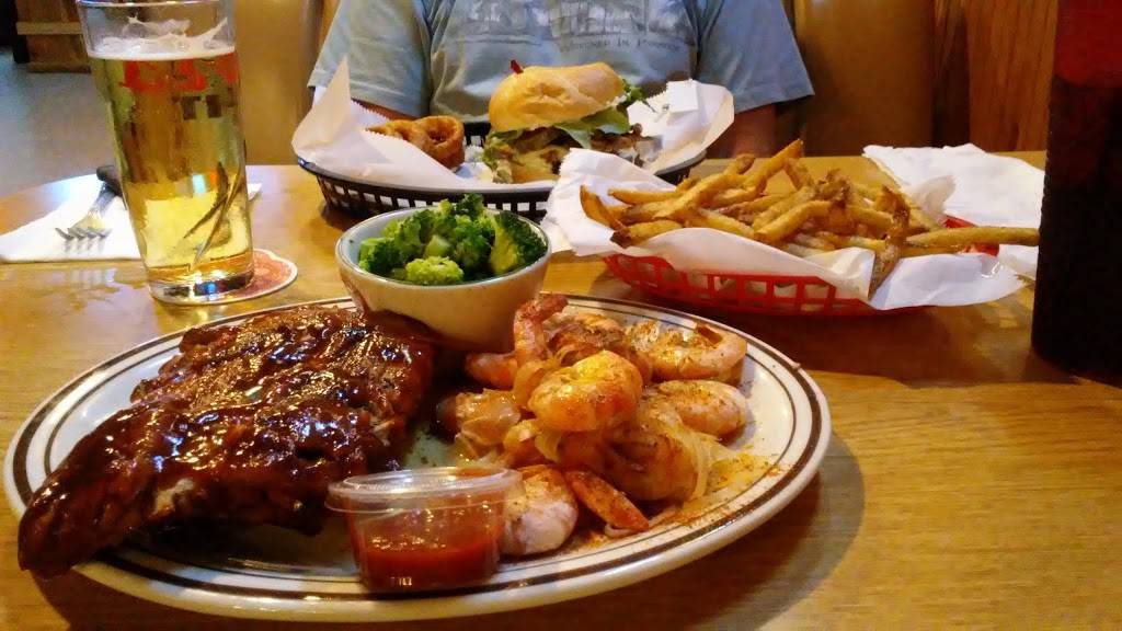 Johnnys Tavern | restaurant | 39 Main St, East New Market, MD 21631, USA | 4109433624 OR +1 410-943-3624