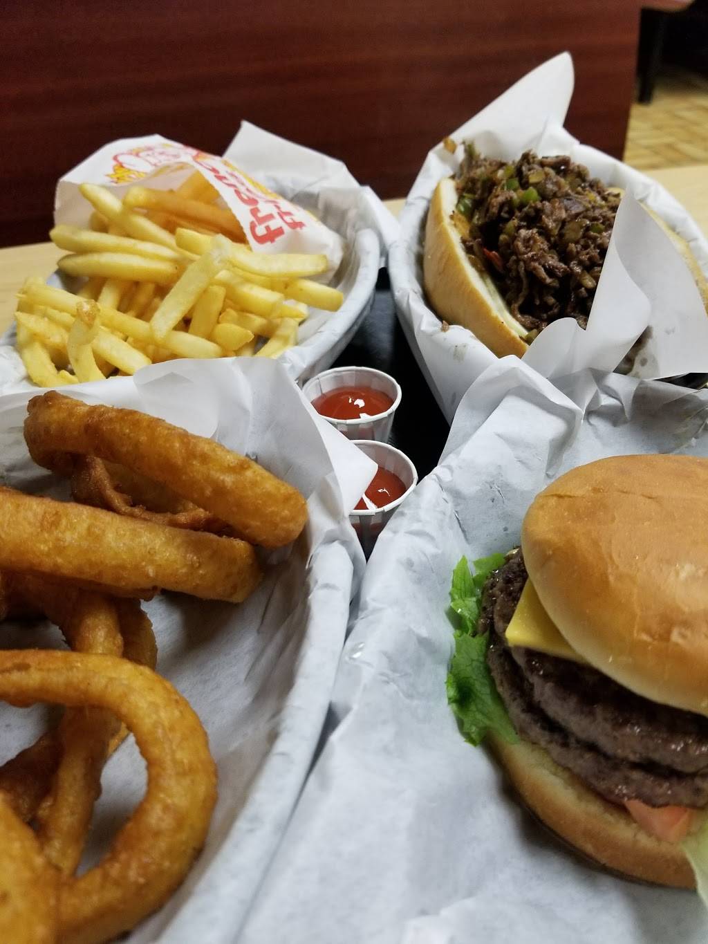 Clark Street Dog | restaurant | 3040 N Clark St, Chicago, IL 60657, USA | 7732816690 OR +1 773-281-6690