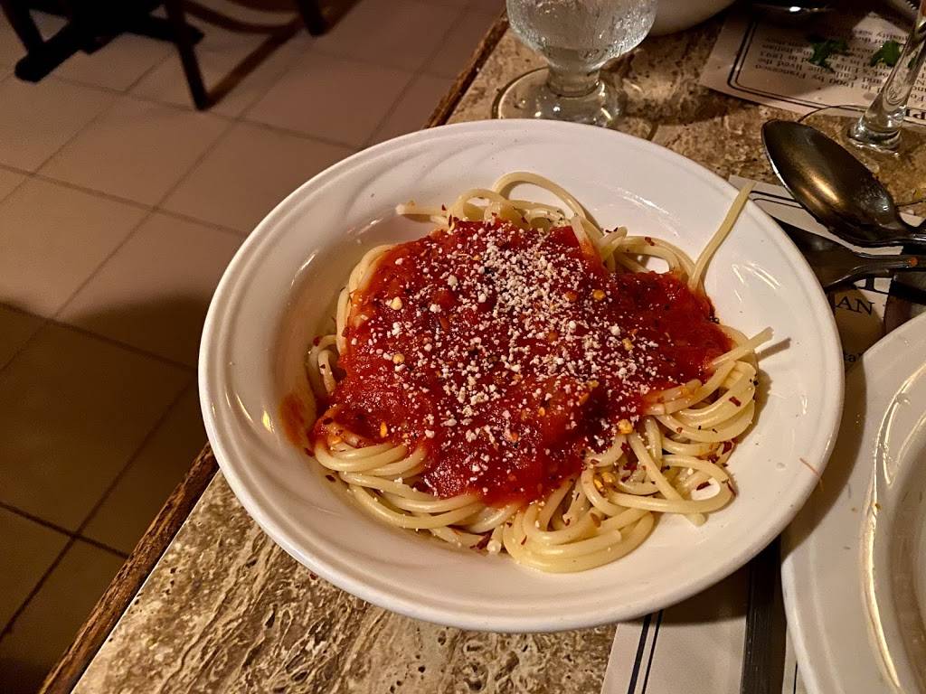 Ralphs Italian Restaurant | restaurant | 760 S 9th St, Philadelphia, PA 19147, USA | 2156276011 OR +1 215-627-6011