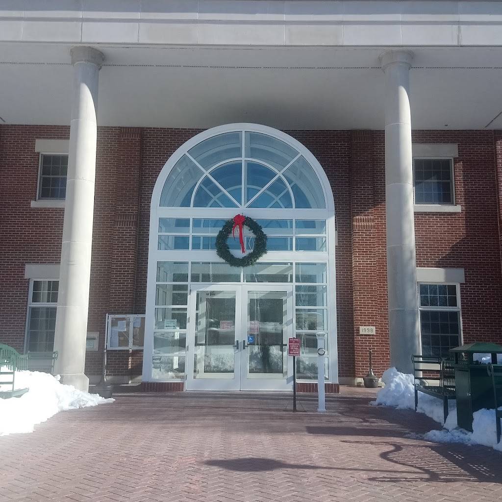 Hardees | restaurant | 115 N Main St, Hillsville, VA 24343, USA | 2767284668 OR +1 276-728-4668