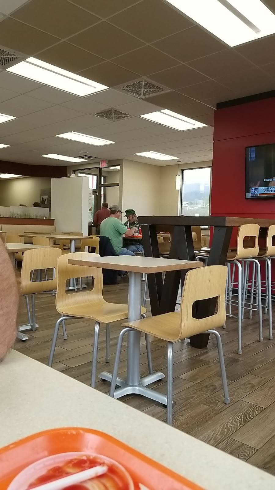 Wendys | restaurant | 12688 Gov G C Peery Hwy, Pounding Mill, VA 24637, USA | 2769635702 OR +1 276-963-5702