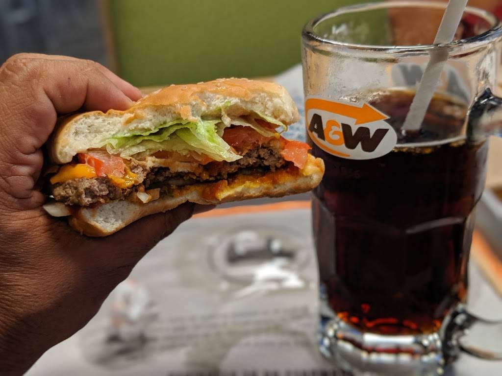 A&W Canada | restaurant | 2193 Rue King Ouest, Sherbrooke, QC J1J 2G2, Canada | 8194161461 OR +1 819-416-1461