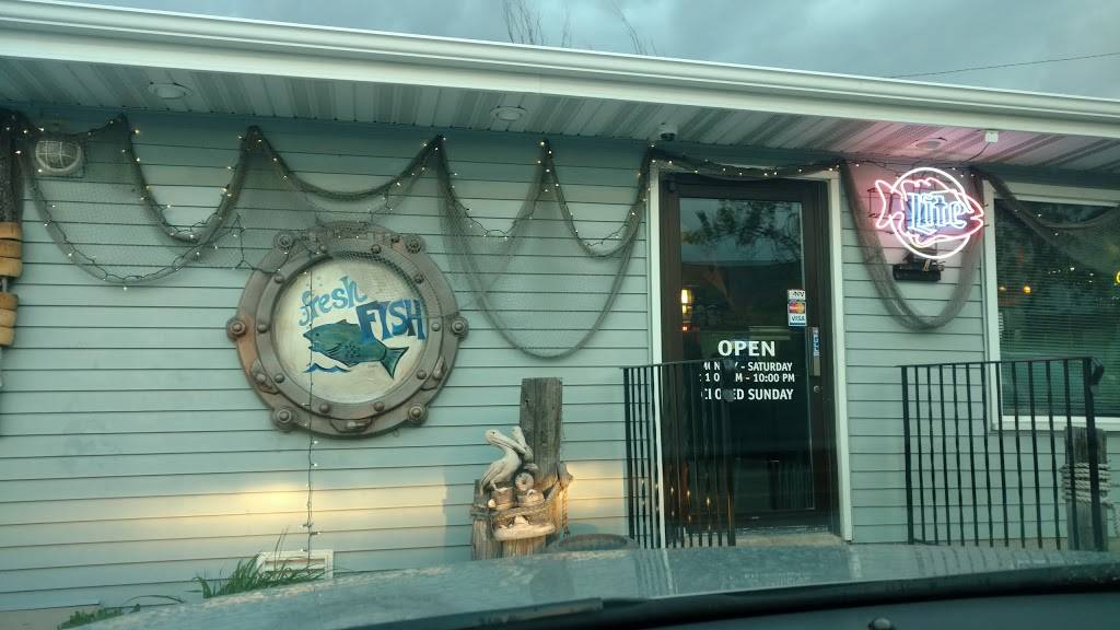 River Street Pier | restaurant | 1984 Velp Ave, Green Bay, WI 54303, USA | 9204900017 OR +1 920-490-0017