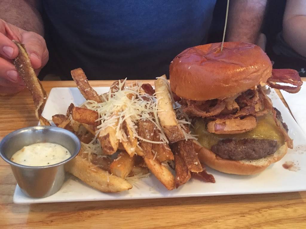 Corner Burger | restaurant | 12130 E Lynchburg Salem Turnpike Unit #3, Forest, VA 24551, USA | 4346162770 OR +1 434-616-2770