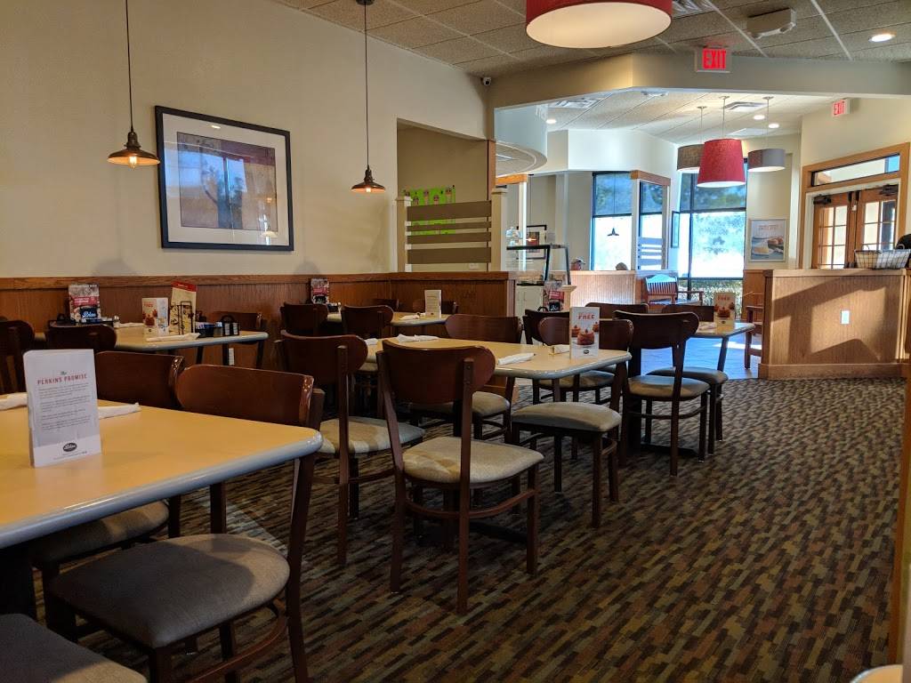 Perkins Restaurant & Bakery | restaurant | 701 E W State Rd 434, Winter Springs, FL 32708, USA | 4075427976 OR +1 407-542-7976