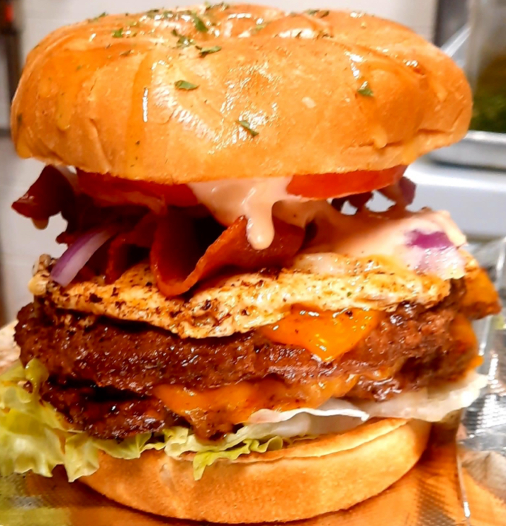 Good Times Burgers & Ice Cream | restaurant | 208 E Main St, Dundee, FL 33838, USA | 8634387654 OR +1 863-438-7654