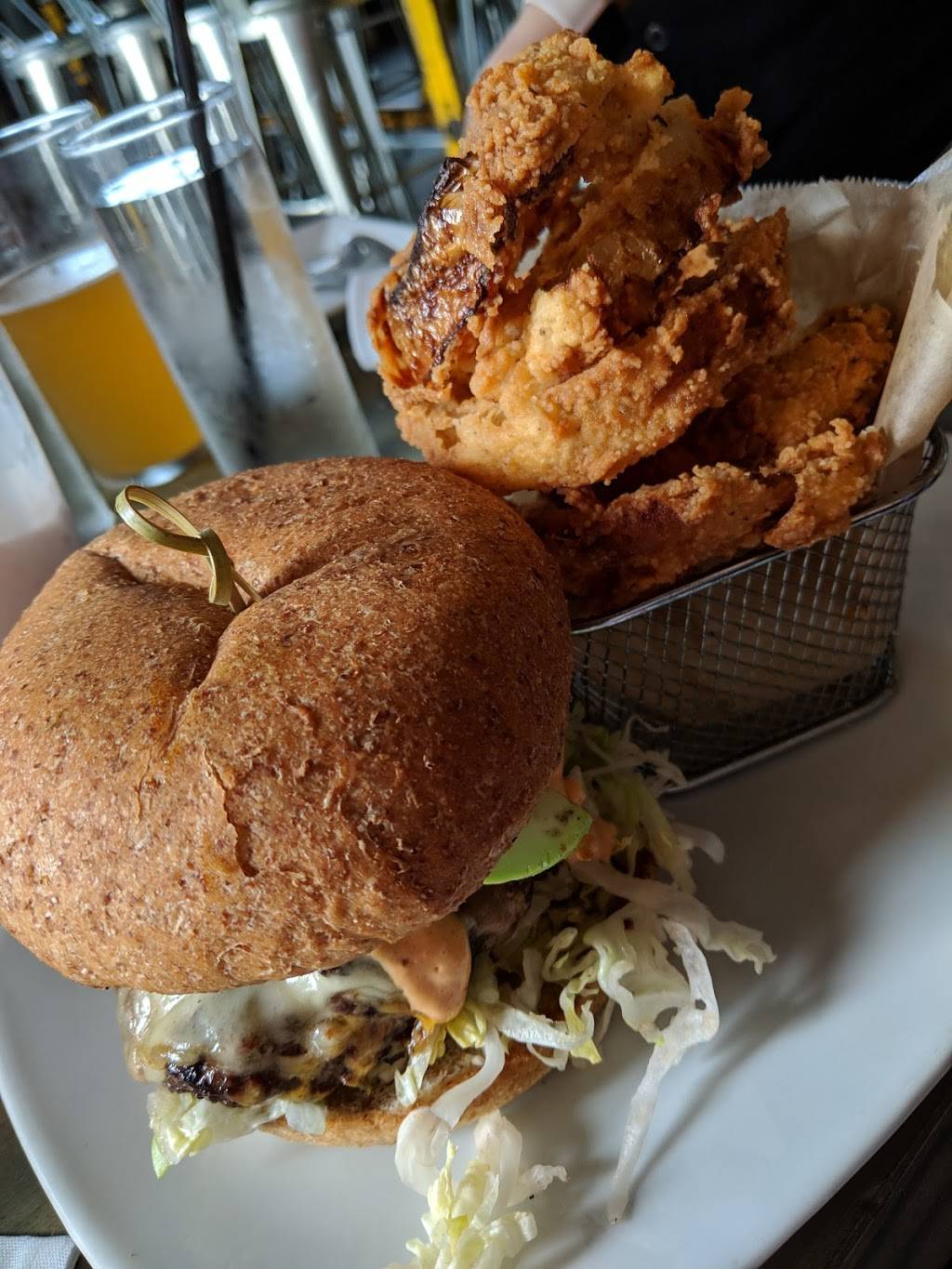 BLK Burgrz | restaurant | 27742 Antonio Pkwy, Ladera Ranch, CA 92694, USA | 9494296666 OR +1 949-429-6666