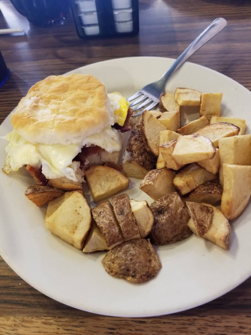 Railroad Cafe | restaurant | 641 W Main St, Mitchell, IN 47446, USA | 8129922300 OR +1 812-992-2300