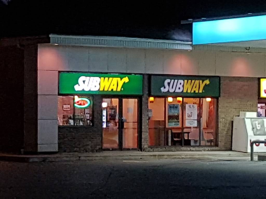 Subway | restaurant | Esso Gas/Convenience Store, 952 McGill St, Hawkesbury, ON K6A 1R6, Canada | 6136322562 OR +1 613-632-2562
