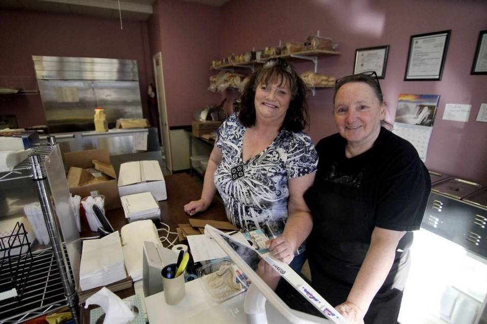 Fredda and Loris Deli | restaurant | 2601 Jahn Ave NW, Gig Harbor, WA 98335, USA | 2538587212 OR +1 253-858-7212