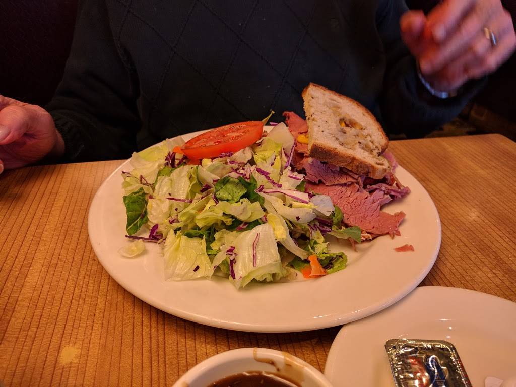 Omega Restaurant & Bakery | bakery | 9100 W Golf Rd, Niles, IL 60714, USA | 8472967777 OR +1 847-296-7777