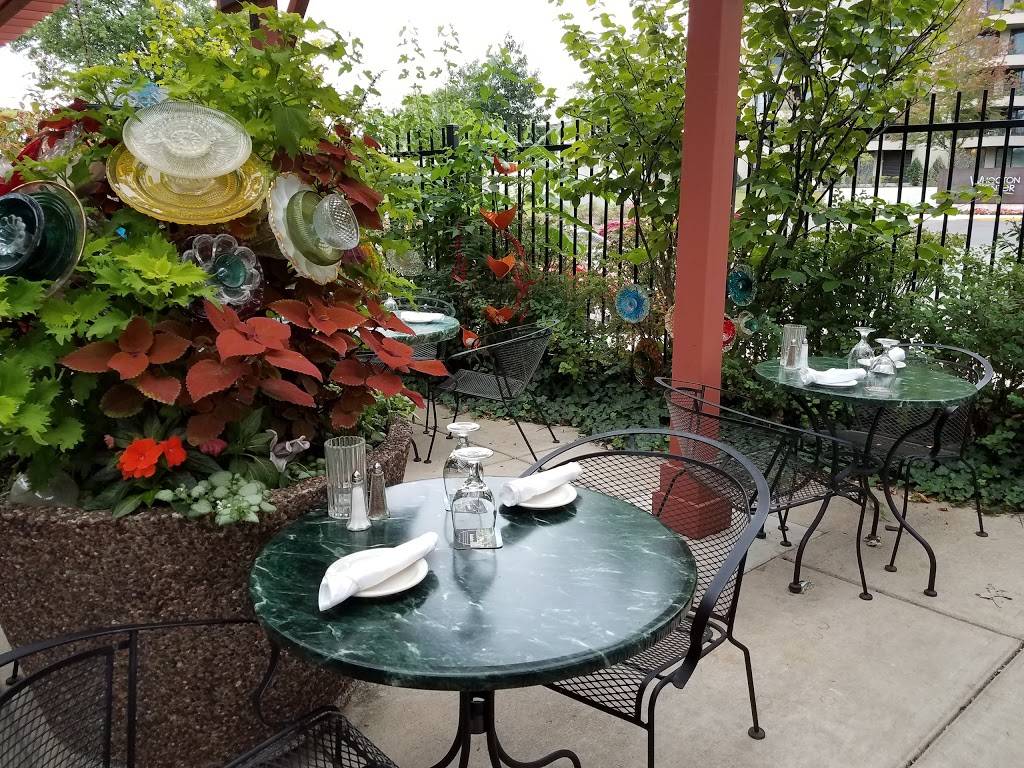 Adelles Fine American Fare | restaurant | 535 West Liberty Drive, Wheaton, IL 60187, USA | 6307848015 OR +1 630-784-8015