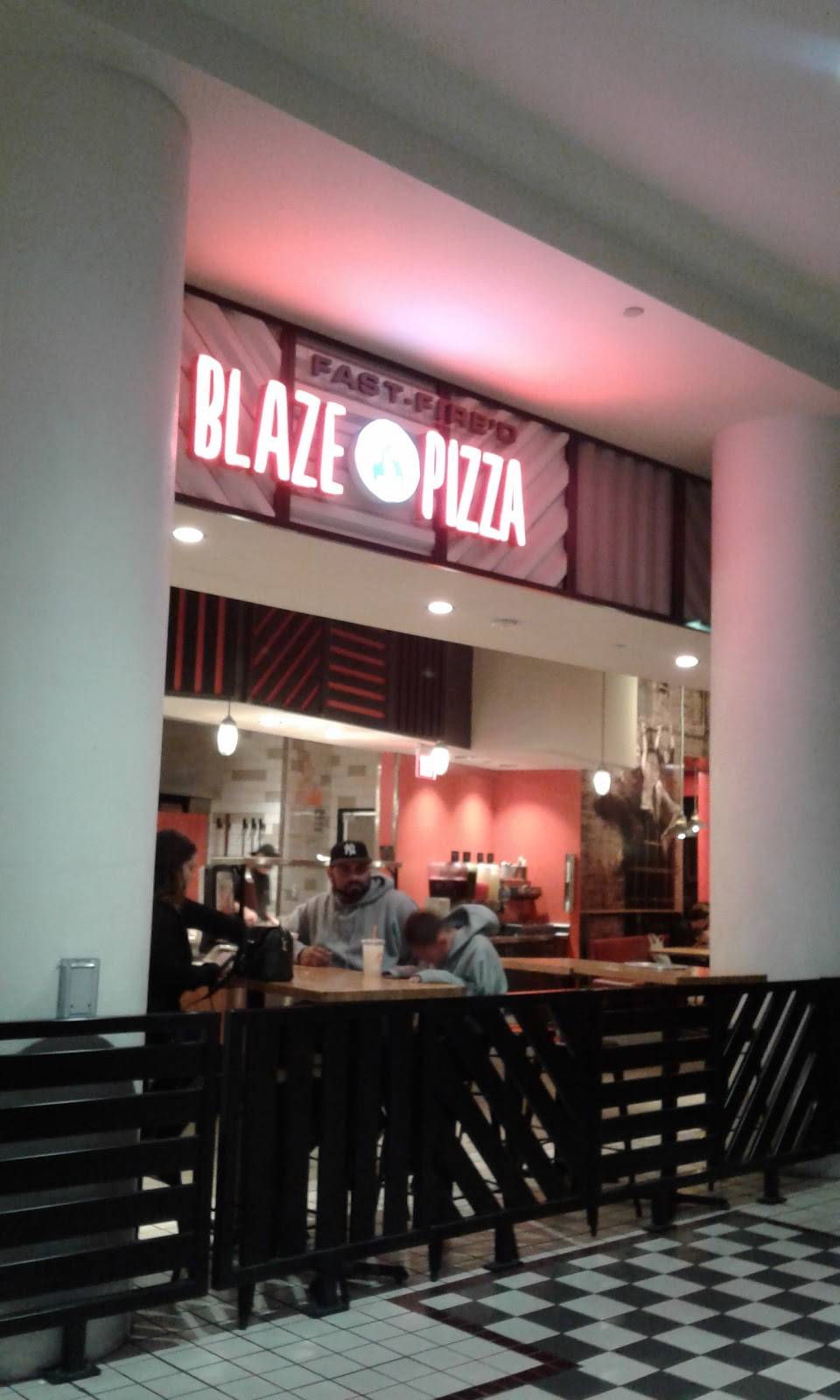 Blaze Pizza | meal takeaway | 2800 N Main St, Santa Ana, CA 92705, USA | 7144220601 OR +1 714-422-0601