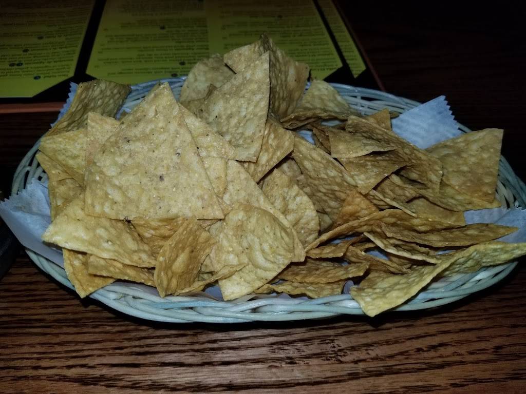 El Coyote | restaurant | 35 Lake Ave Ext, Danbury, CT 06811, USA | 2035467355 OR +1 203-546-7355