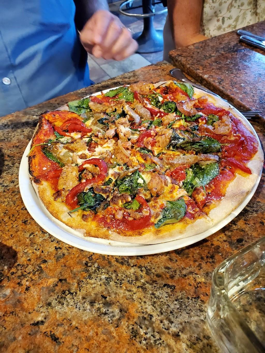 Matteos | restaurant | 125 E Main St, Welland, ON L3B 3W5, Canada | 9057322111 OR +1 905-732-2111