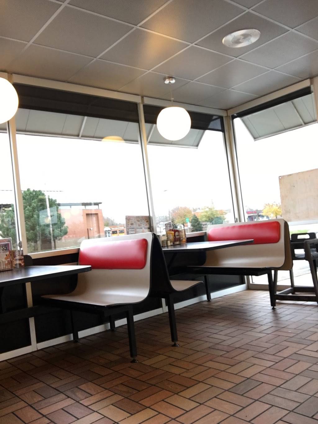 Waffle House | meal takeaway | 4912 N Springboro Pike, Moraine, OH 45439, USA | 9372949709 OR +1 937-294-9709