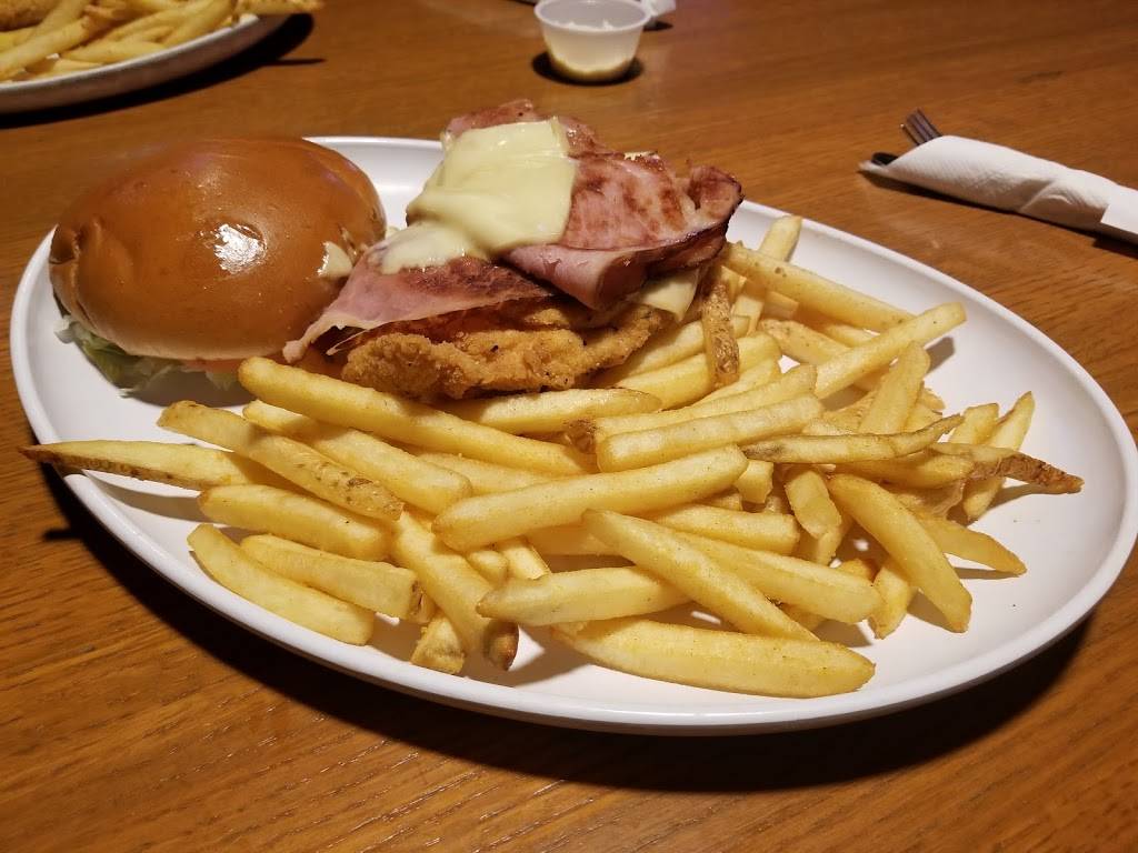 Vans Pizza Pub & Grill | restaurant | 3333 N Harrison St, Davenport, IA 52806, USA | 5633860090 OR +1 563-386-0090