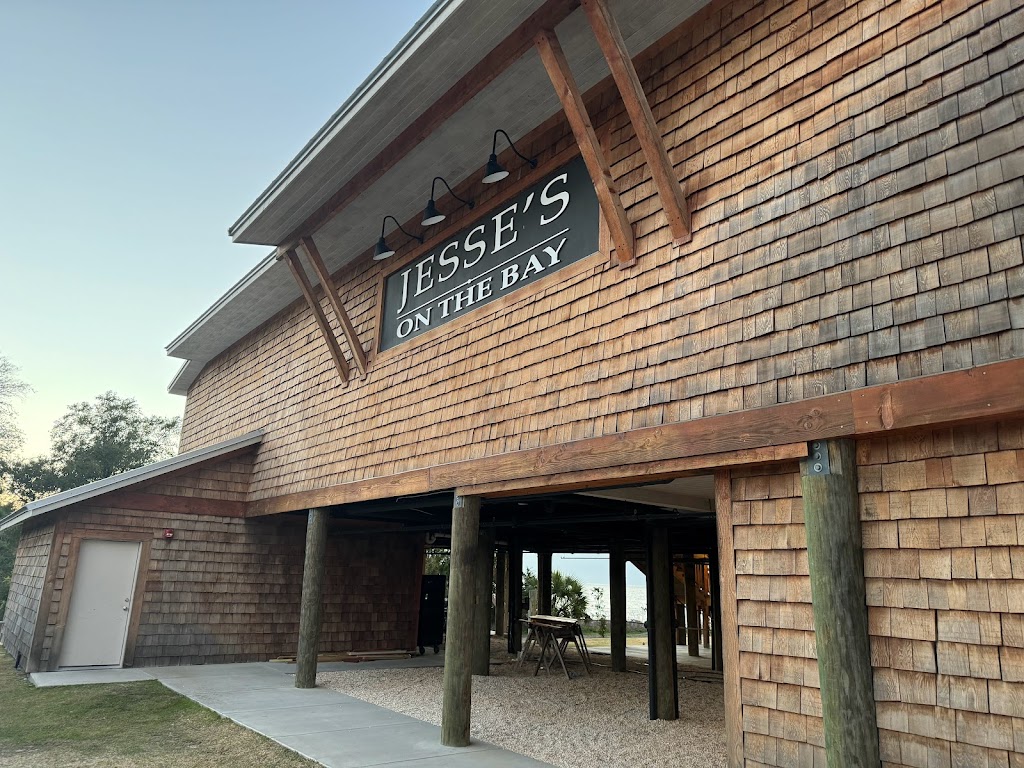 Jesse’s On The Bay | restaurant | 1631 Crosswinds Ct, Gulf Shores, AL 36542, USA | 25196538272 OR +1 251-965-3827 ext. 2