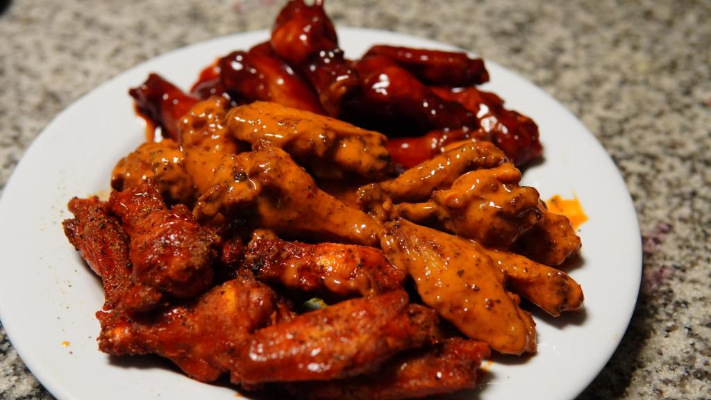 Adrian Victory Wings | restaurant | 414 W Louisiana Ave, Dallas, TX 75224, USA | 9452331939 OR +1 945-233-1939