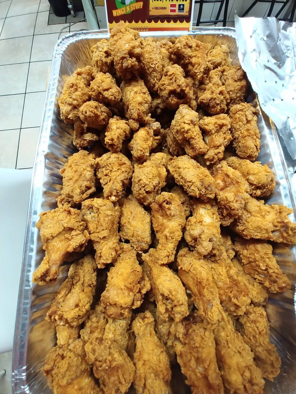 Wings N Stuff | restaurant | 3160 W Olympic Blvd, Los Angeles, CA 90006, USA | 3237950138 OR +1 323-795-0138