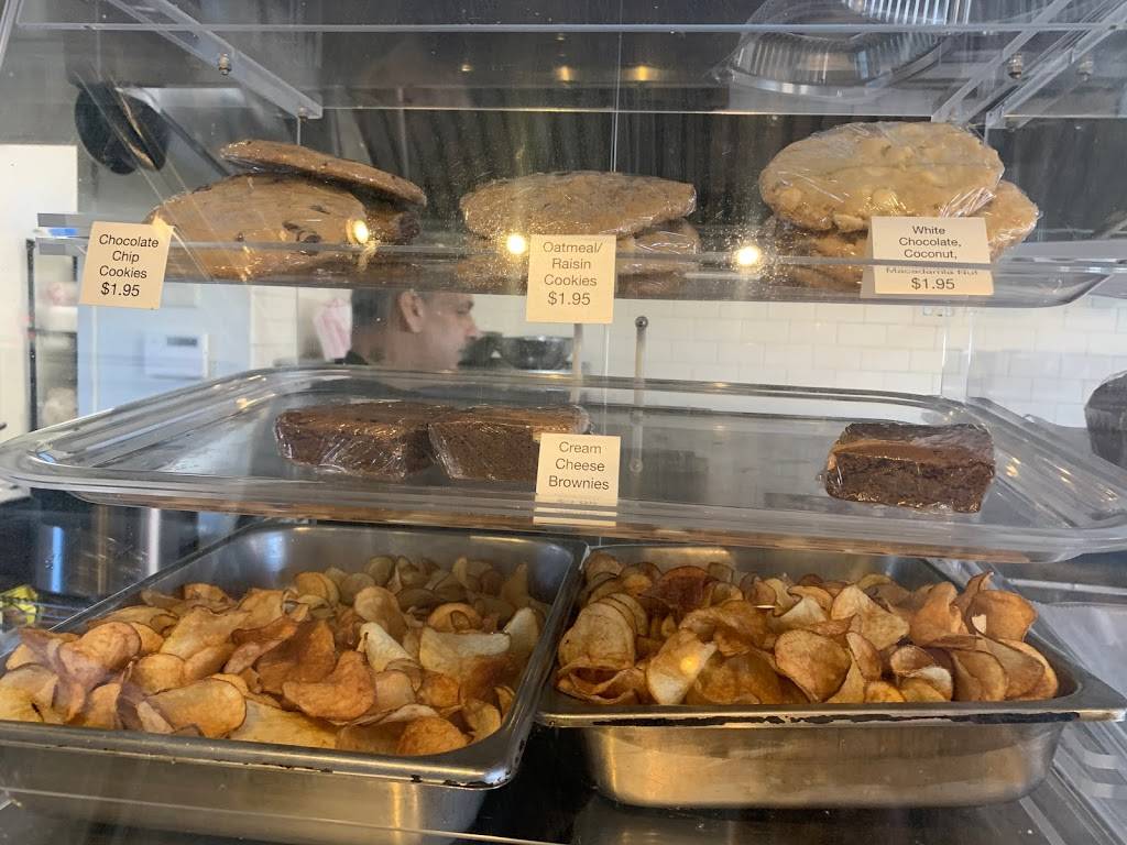 Grape Leaf Mediterranean Grille | restaurant | 6 Lincoln St, Newton, MA 02461, USA | 6175275366 OR +1 617-527-5366