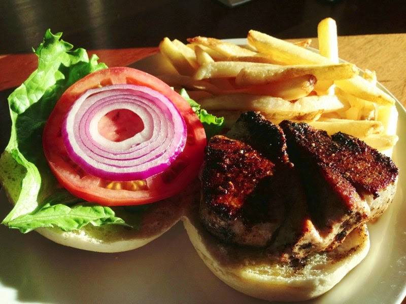 Bubbas Seafood Restaurant and Crabhouse | restaurant | 3323 Shore Dr, Virginia Beach, VA 23451, USA | 7574813513 OR +1 757-481-3513