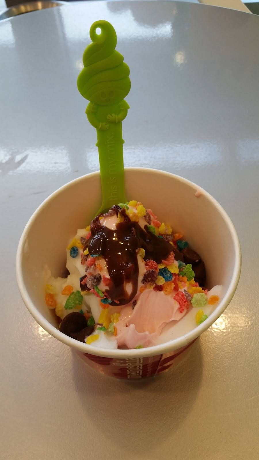 Menchies Frozen Yogurt | bakery | 10965 Lavender Hill Dr, Las Vegas, NV 89135, USA | 7028881193 OR +1 702-888-1193
