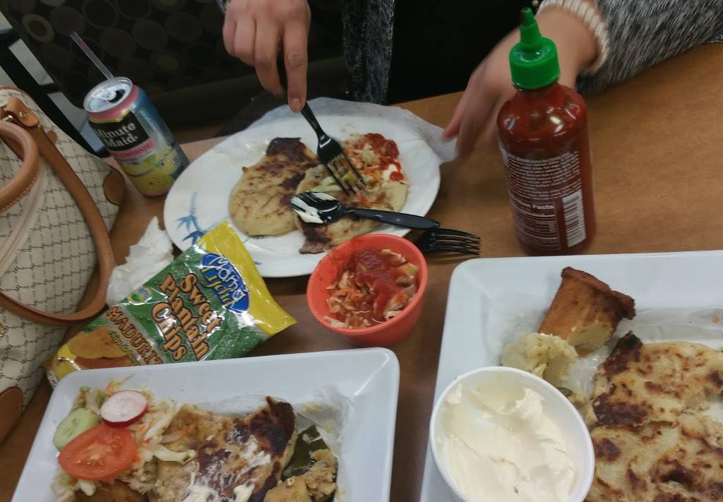 Variedades El Salvador | restaurant | 9501 Long Point Rd Y, Houston, TX 77055, USA | 7134674292 OR +1 713-467-4292