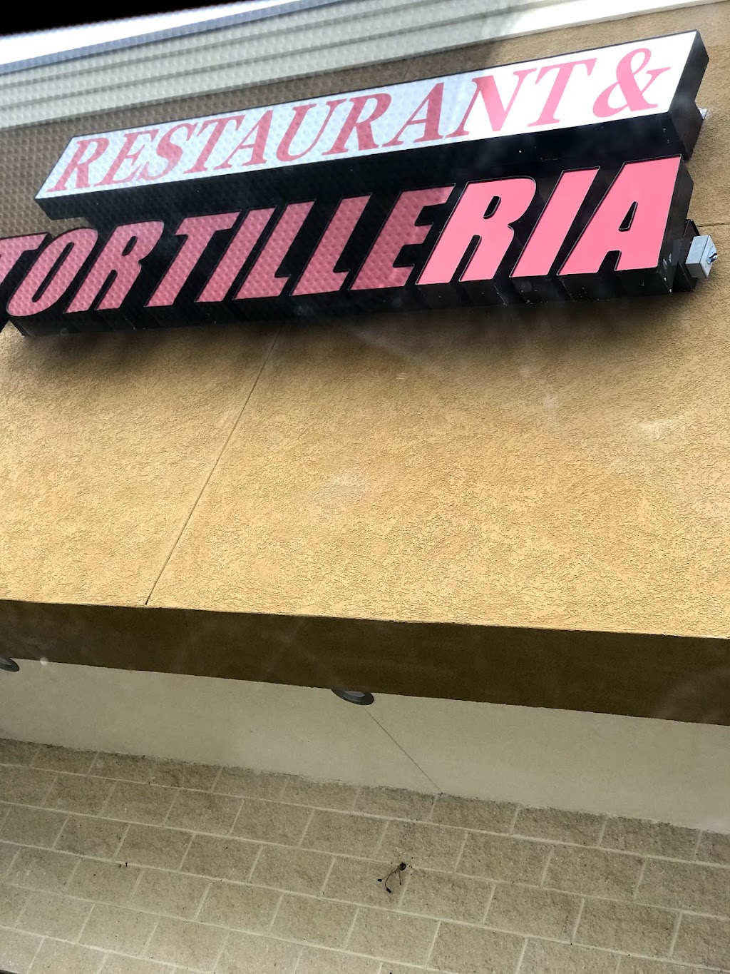 Las Maria’s Cocina Mexicana | restaurant | 710 E Sublett Rd, Arlington, TX 76018, USA | 8173755870 OR +1 817-375-5870