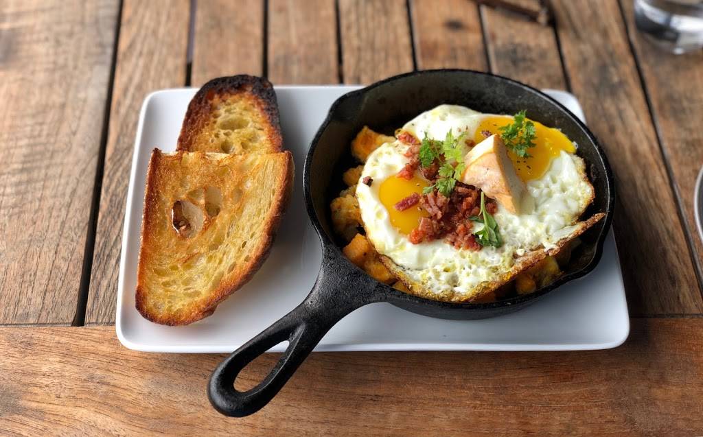 Spindlers | restaurant | 386 Commercial St, Provincetown, MA 02657, USA | 5084876400 OR +1 508-487-6400