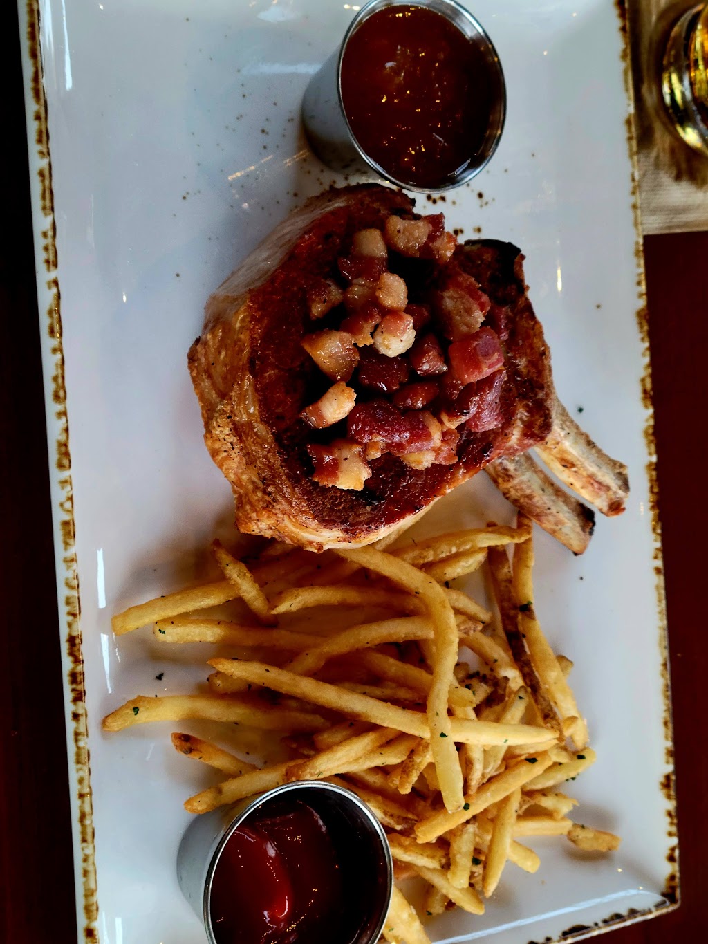 The Brant Kitchen and Bar | restaurant | 21058 CA-1 m250, Huntington Beach, CA 92648, USA | 7143692915 OR +1 714-369-2915