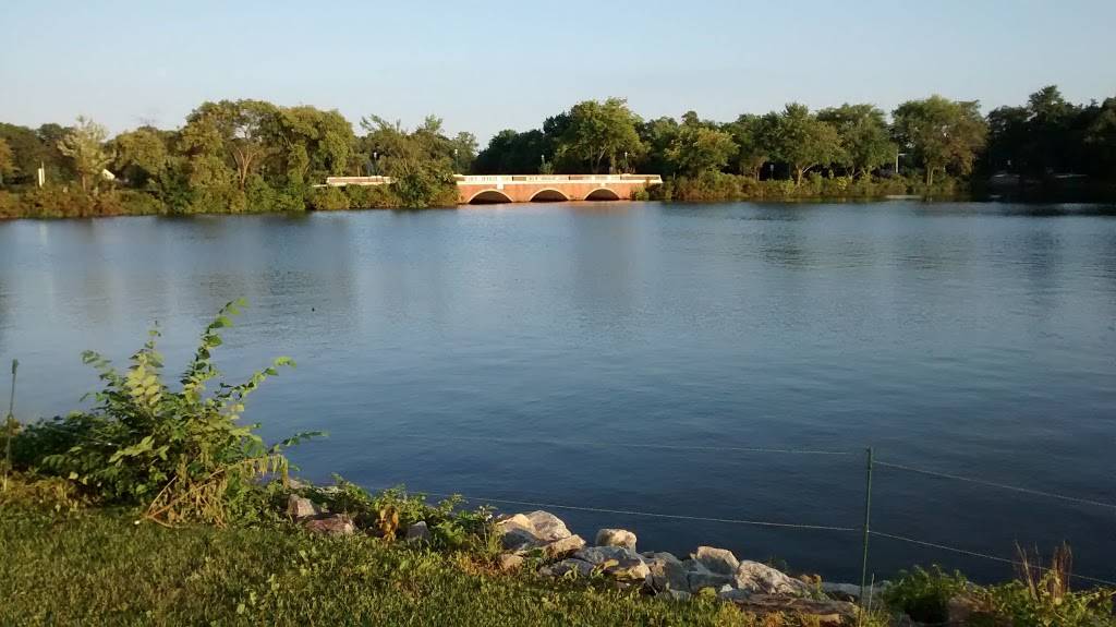 McGlynns Pub | restaurant | 800 N State St, Dover, DE 19901, USA | 3026740144 OR +1 302-674-0144