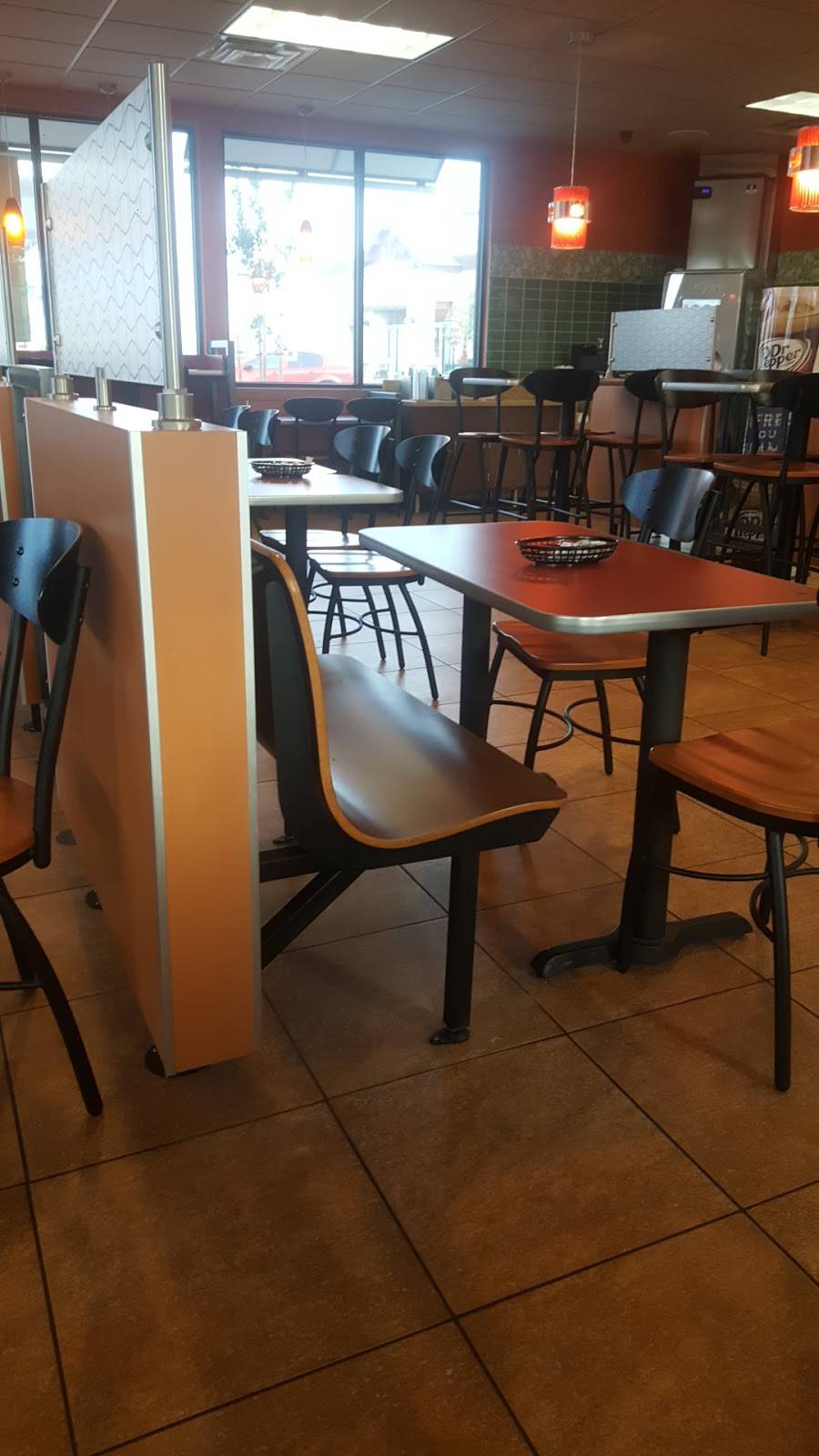 Jack in the Box | restaurant | 27256 CA-74, Menifee, CA 92585, USA | 9514380800 OR +1 951-438-0800