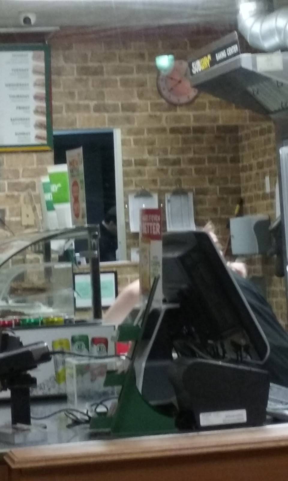 Subway | restaurant | 23009 E Main St, Armada, MI 48005, USA | 5867843006 OR +1 586-784-3006