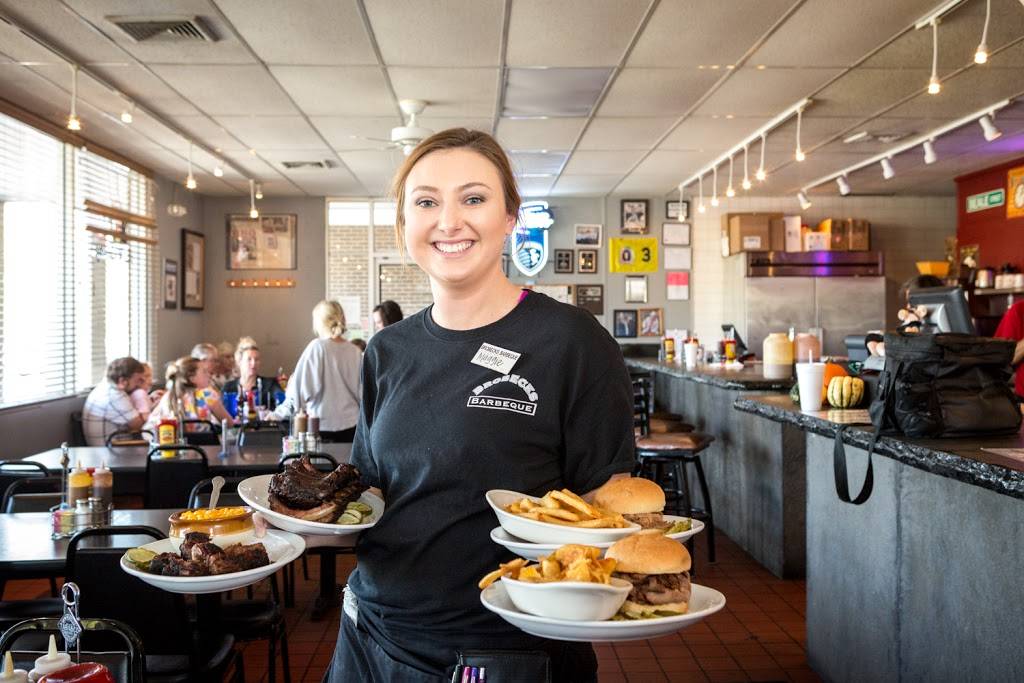 Brobecks BBQ | restaurant | 4615 Indian Creek Pkwy, Overland Park, KS 66207, USA | 9139019700 OR +1 913-901-9700