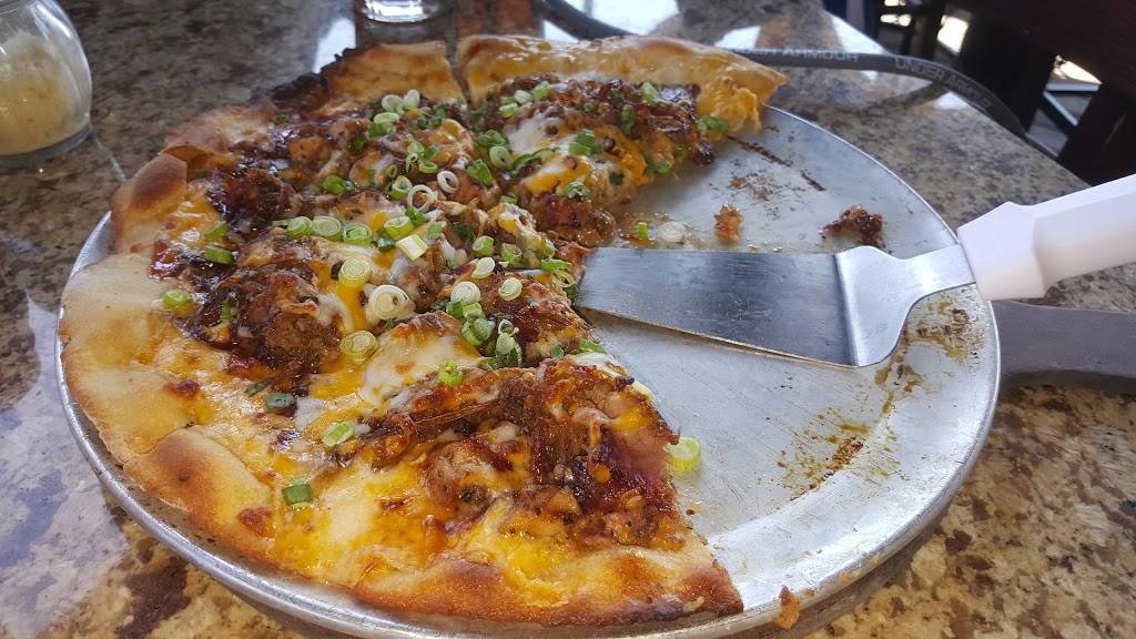 The Boot Pizzeria | restaurant | 11505 Memorial Pkwy SW, Huntsville, AL 35803, USA | 2564891771 OR +1 256-489-1771