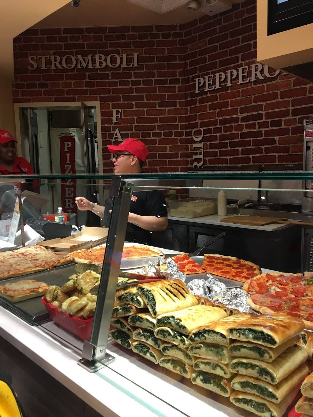 Famous Famiglia | restaurant | Terminal 5, JFK International Airport, JFK Access Rd, Queens, NY 10010, USA | 7182440197 OR +1 718-244-0197