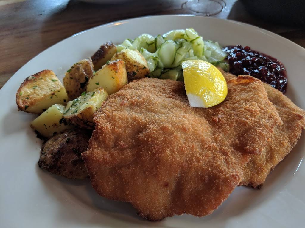 Pilsener Haus & Biergarten | restaurant | 1422 Grand St, Hoboken, NJ 07030, USA | 2016835465 OR +1 201-683-5465