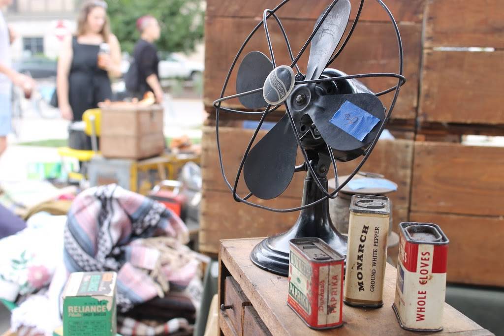 Neighborhood Flea (2nd Sundays May - October) | restaurant | 26th Street and, Railroad St, Pittsburgh, PA 15222, USA | 4122544464 OR +1 412-254-4464