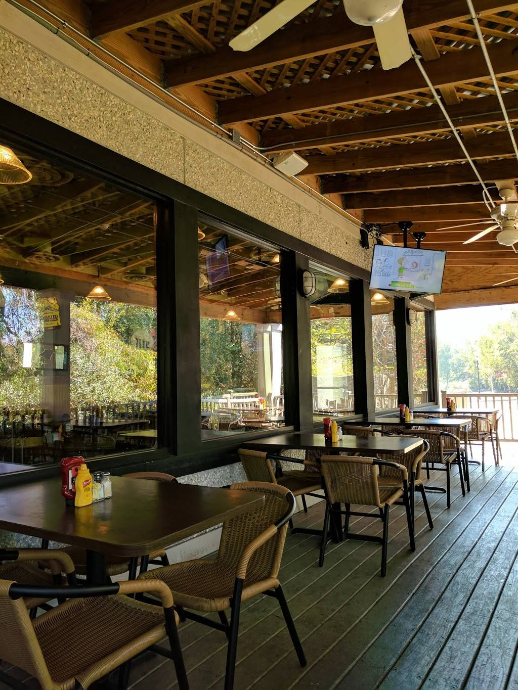 Brodys Bar & Grill | restaurant | 47 Ferry Dr, Beaufort, SC 29907, USA | 8435242500 OR +1 843-524-2500