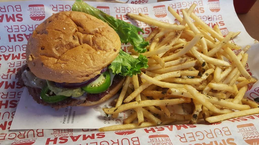 Smashburger | restaurant | 10830 E 71st St, Tulsa, OK 74133, USA | 9183070380 OR +1 918-307-0380