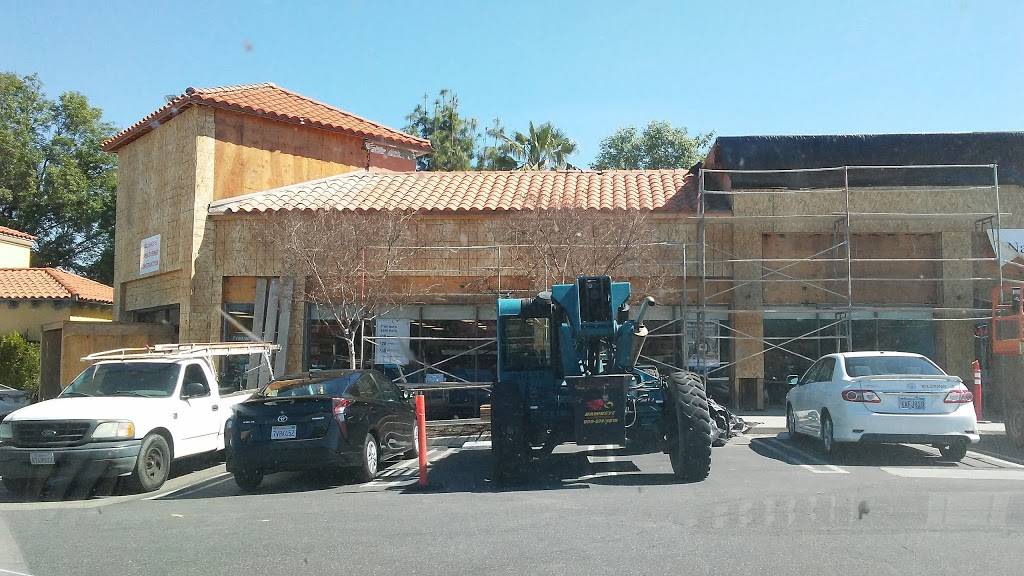 El Camino Shopping Center | shopping mall | 23335 Mulholland Dr, Woodland Hills, CA 91364, USA | 2135532200 OR +1 213-553-2200